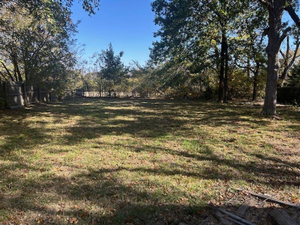 307 S Jernigan Street, Bells, TX 75414