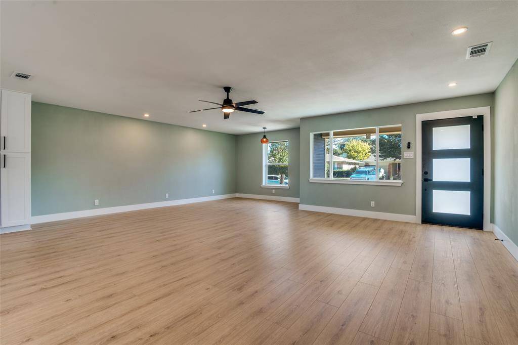 9209 Rustown Drive, Dallas, TX 75228