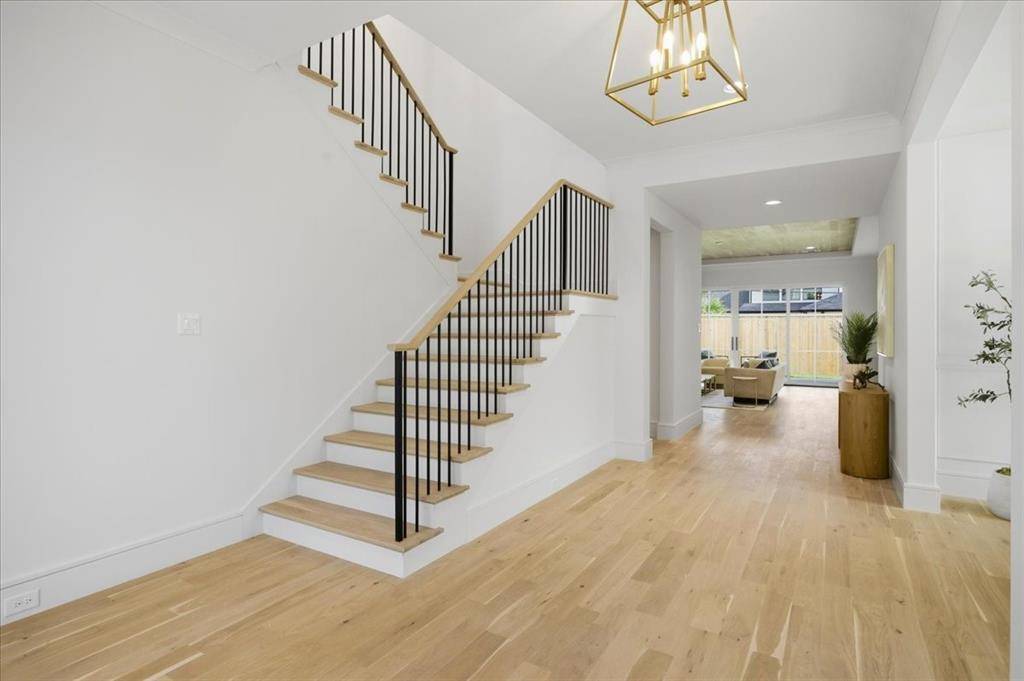 6804 Santa Maria Lane, Dallas, TX 75214