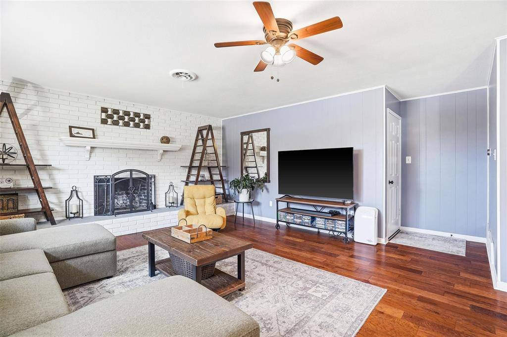 1307 Bois D Arc Street, Weatherford, TX 76086