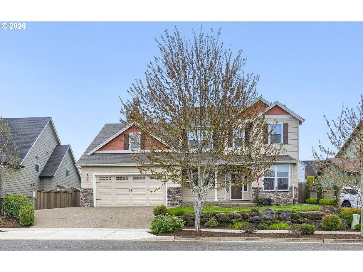 830 SHELOKUM DR, Silverton, OR 97381