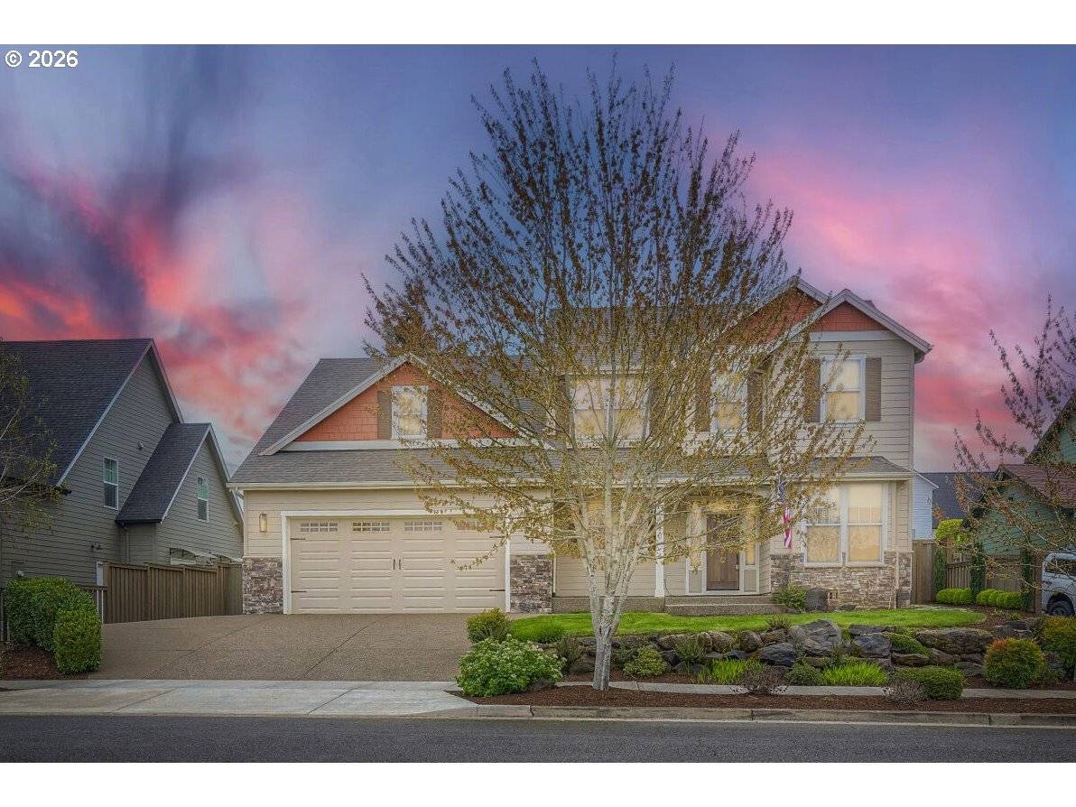 830 SHELOKUM DR, Silverton, OR 97381