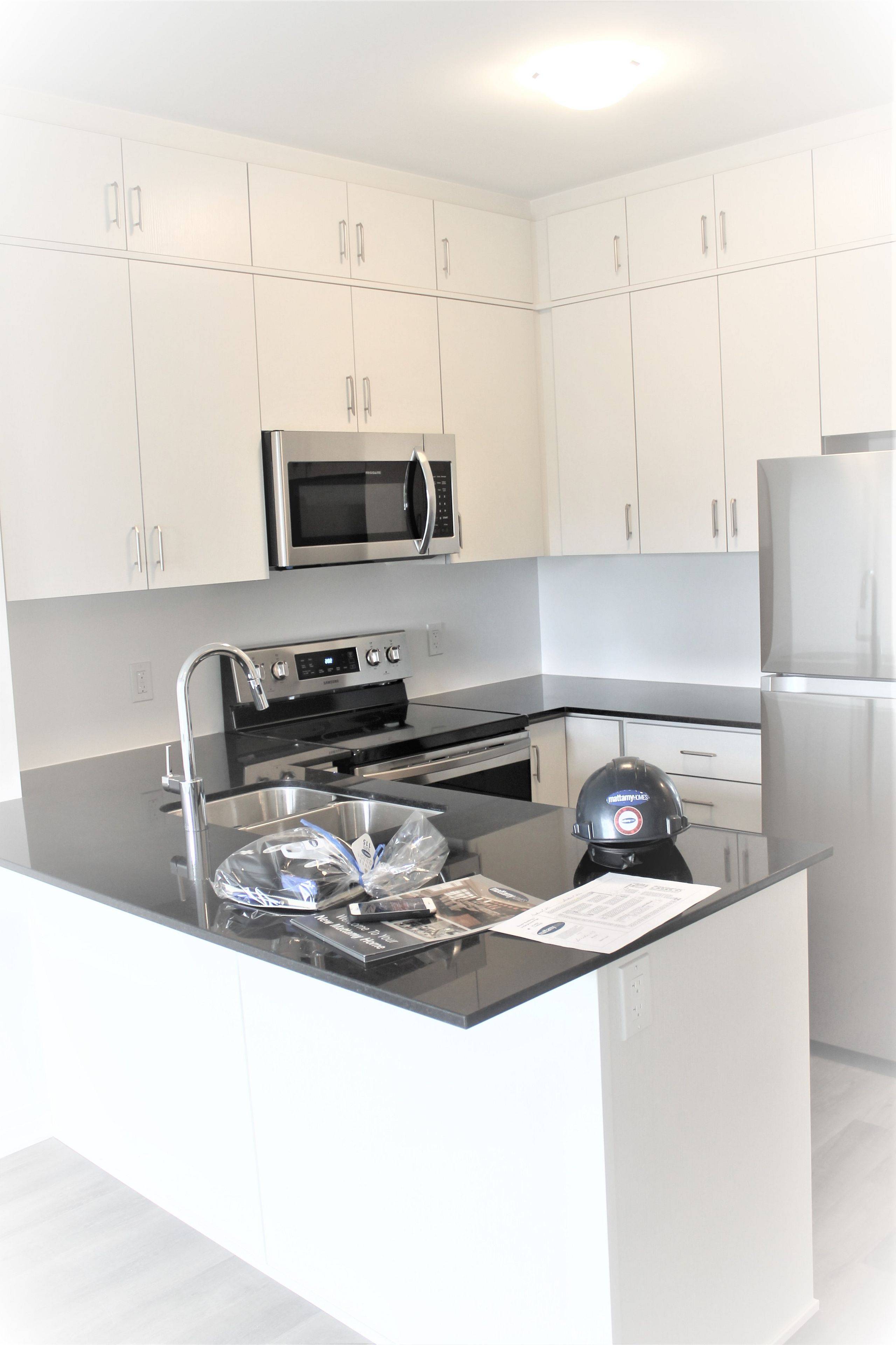 102 Grovewood Common #115, Oakville, ON L6H 0X2