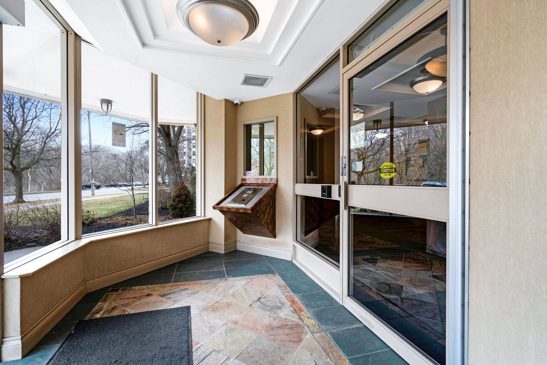 4 Park Vista N/A #1508, Toronto E03, ON M4B 3M8