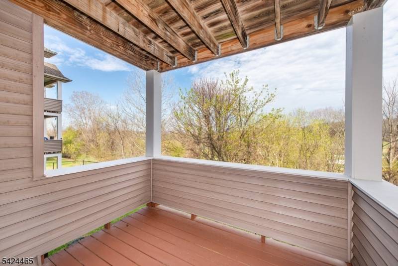 24 Clubhouse Rd, Hardyston Twp., NJ 07419