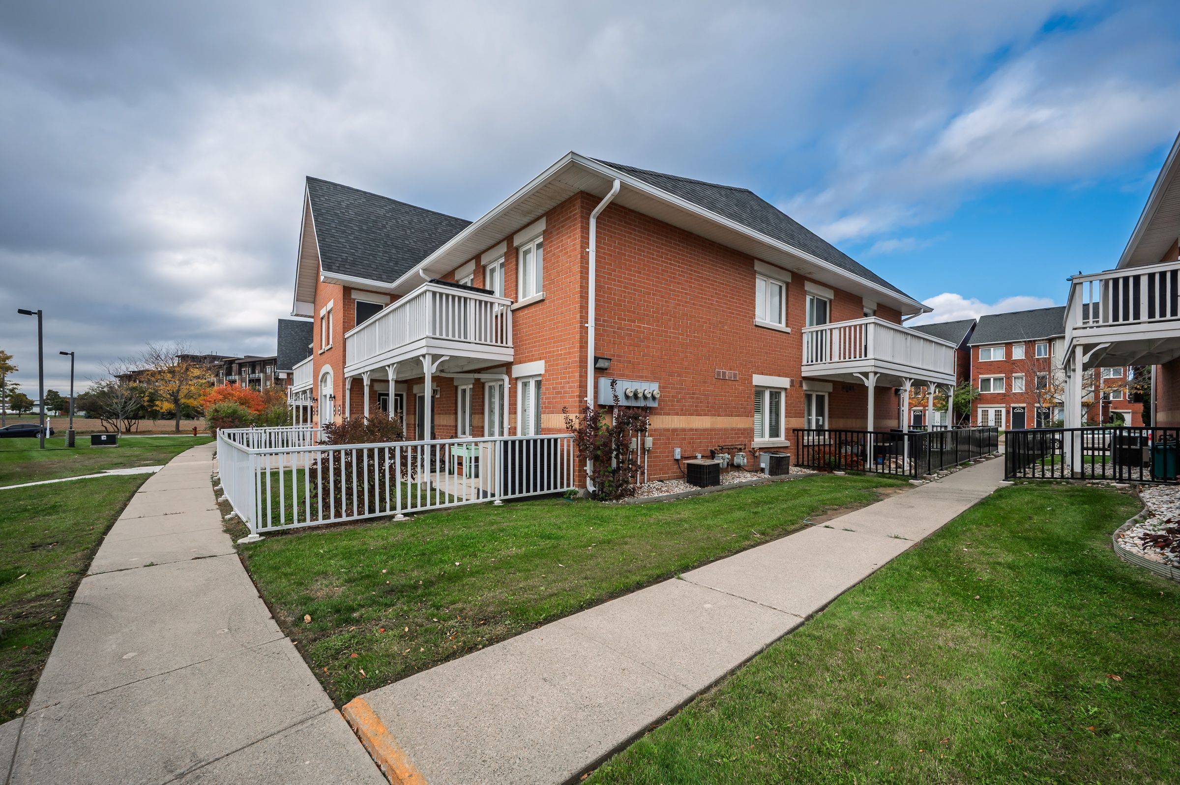 1701 Lampman AVE #706, Burlington, ON L7L 6R7