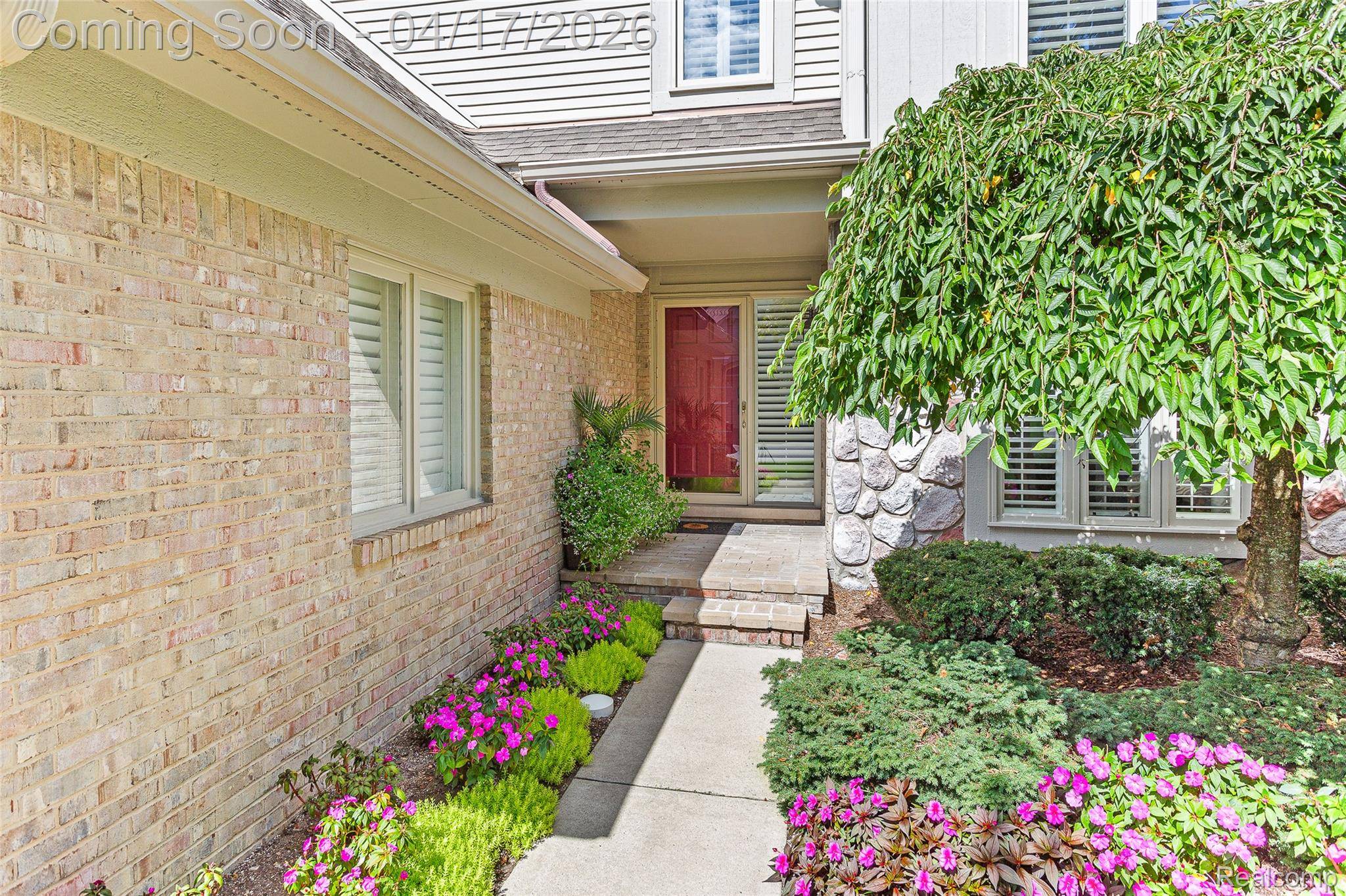 109 Hampton CT #17, Northville, MI 48168