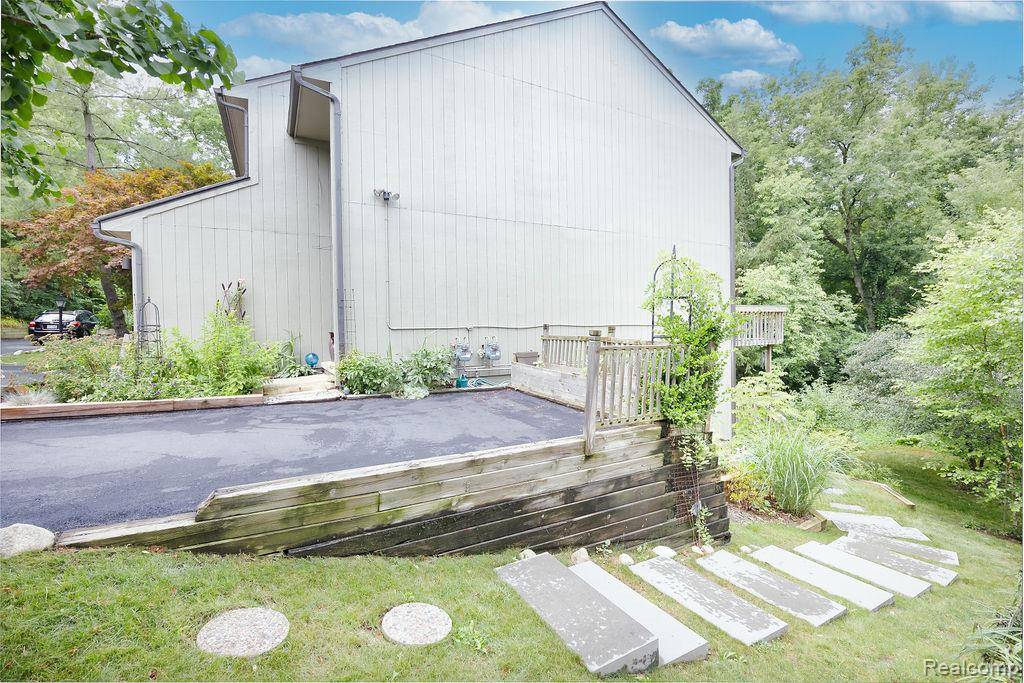 1880 W Liberty ST, Ann Arbor, MI 48103