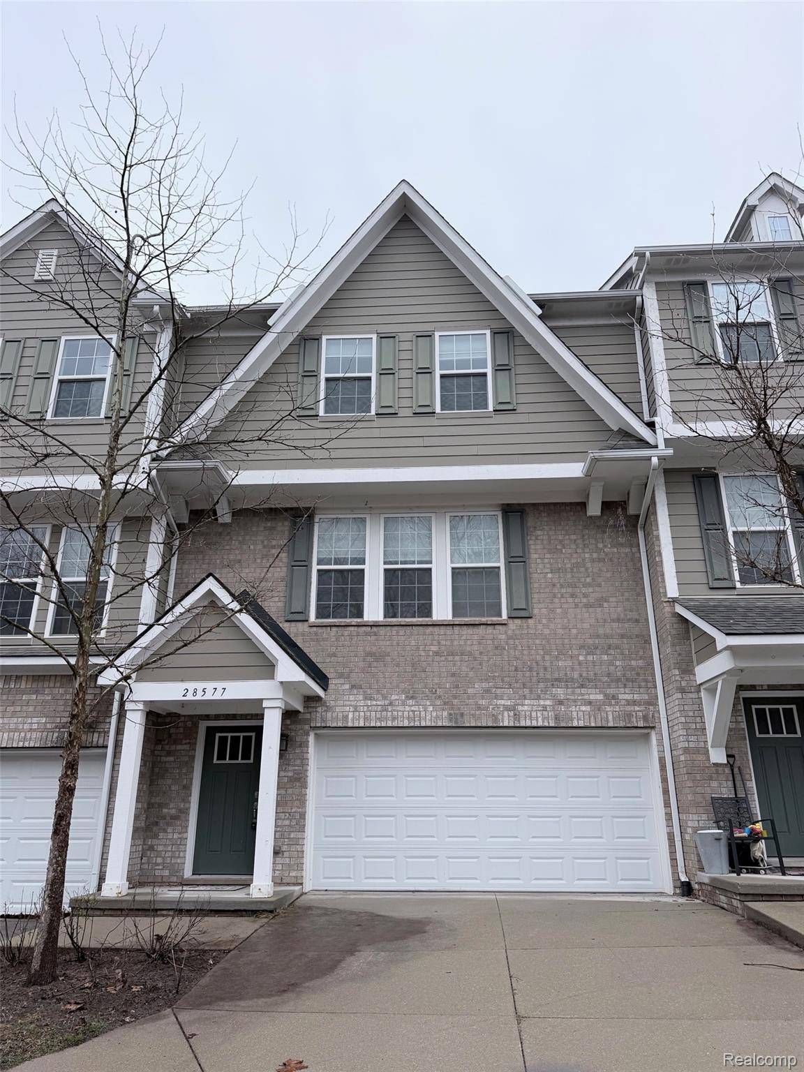 28577 Melanie LN, Novi, MI 48377