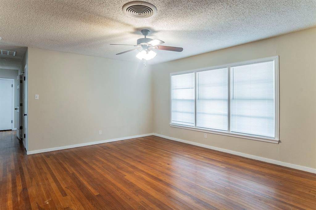 3128 Ray Drive, Haltom City, TX 76117