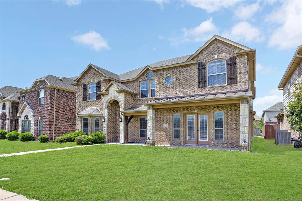 127 Lake Trail Drive, Red Oak, TX 75154