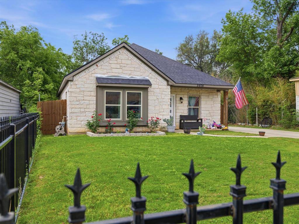 5608 King Court, Fort Worth, TX 76112