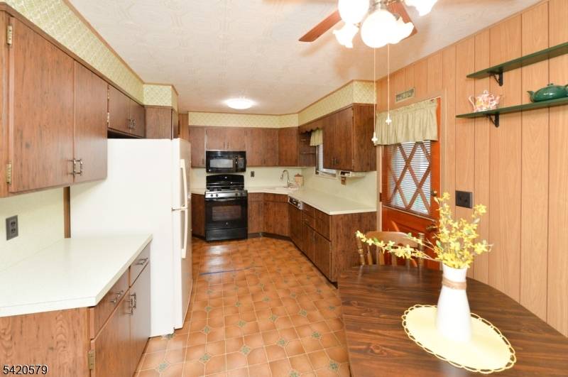 4-16 Plaza Rd, Fair Lawn Boro, NJ 07410