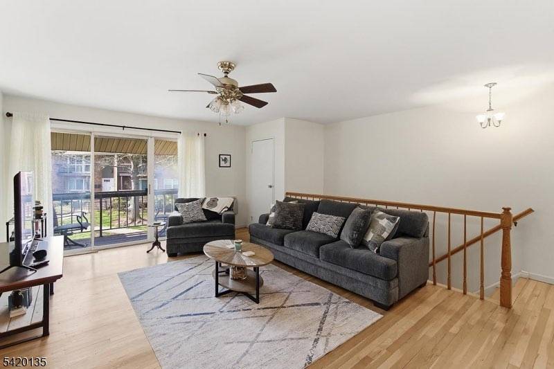 16 Deanna Dr #20, Hillsborough Twp., NJ 08844