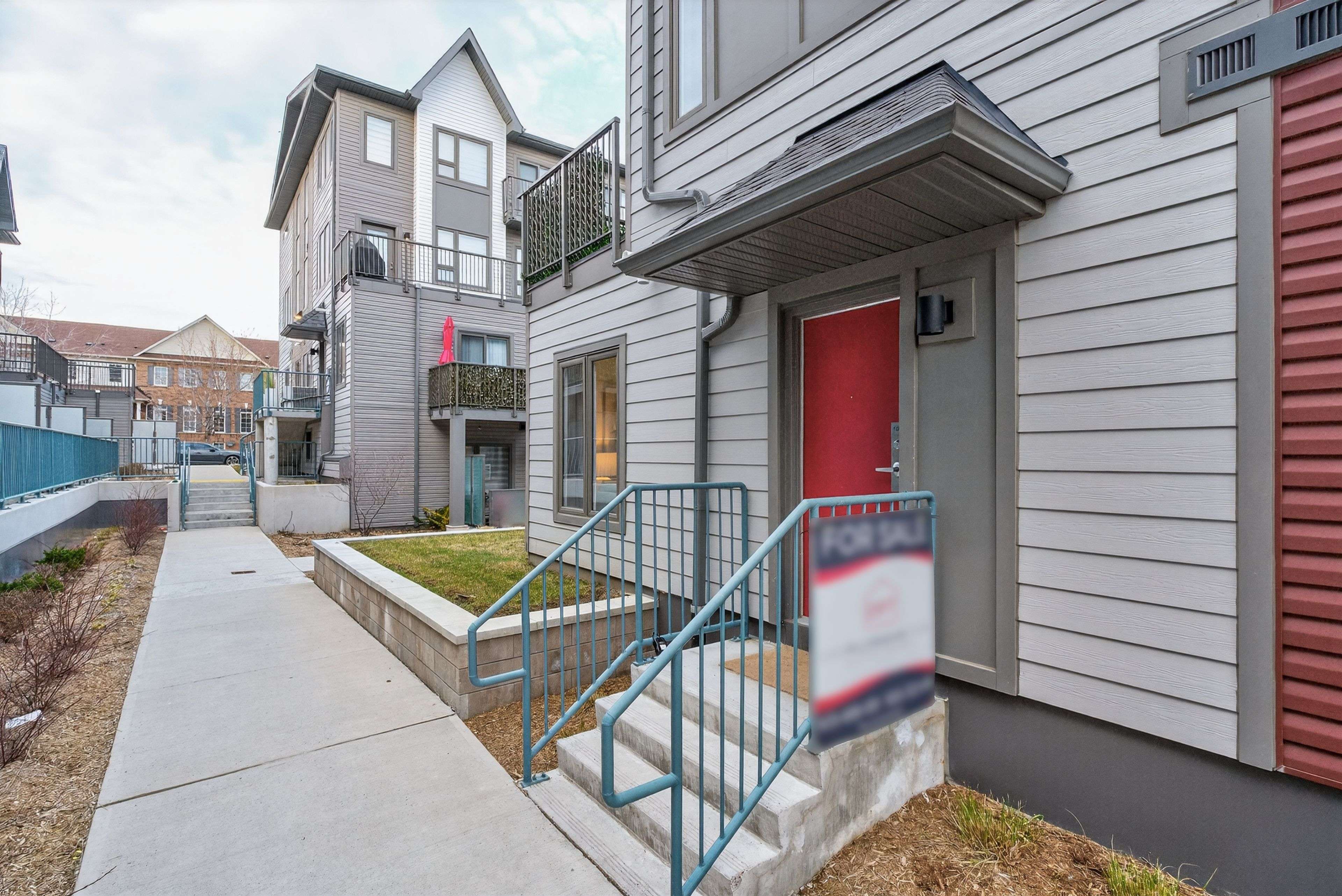 2635 William Jackson DR #1001, Pickering, ON L1X 0L5