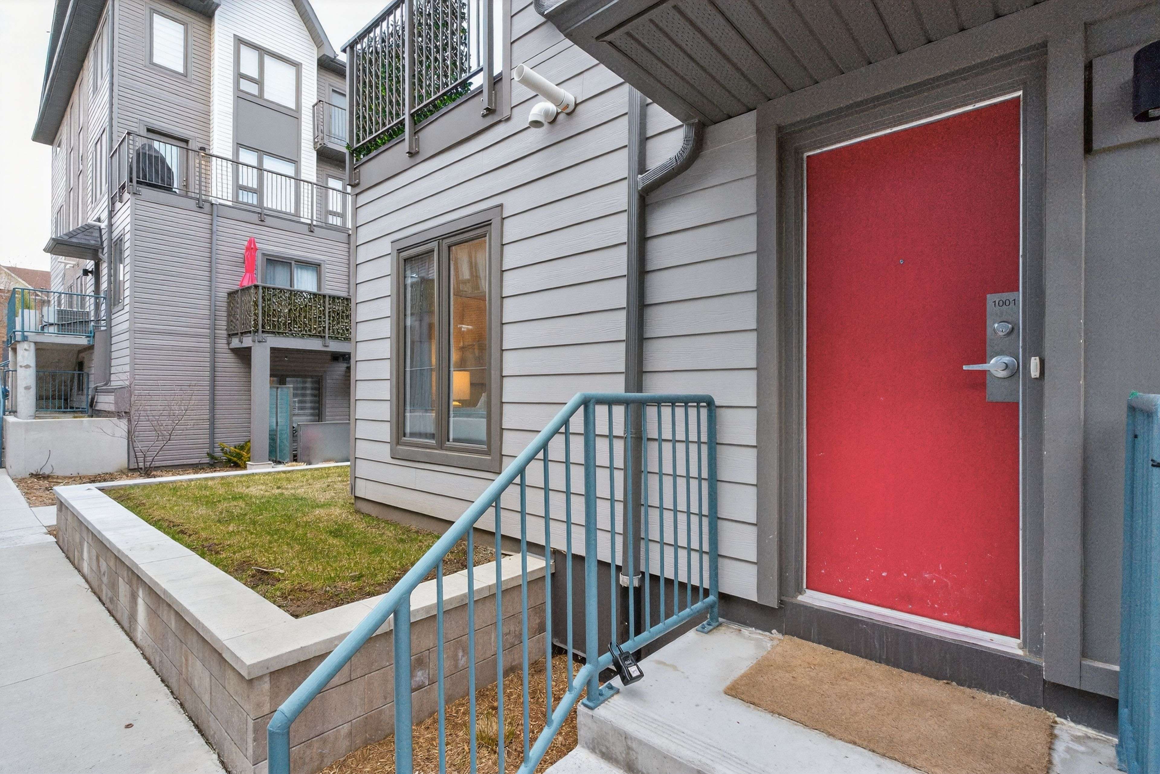 2635 William Jackson DR #1001, Pickering, ON L1X 0L5