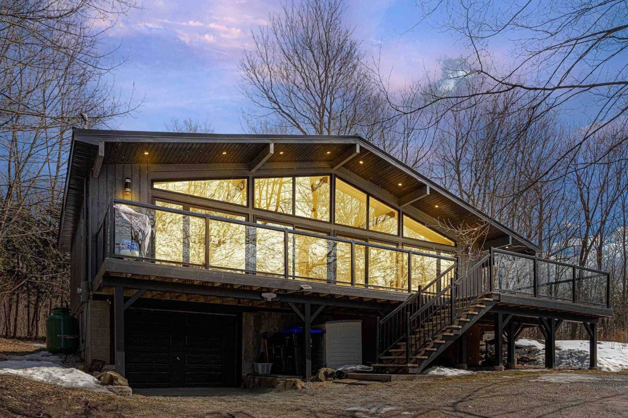 1745 Twin Oaks CRES, Severn, ON L0K 1E0