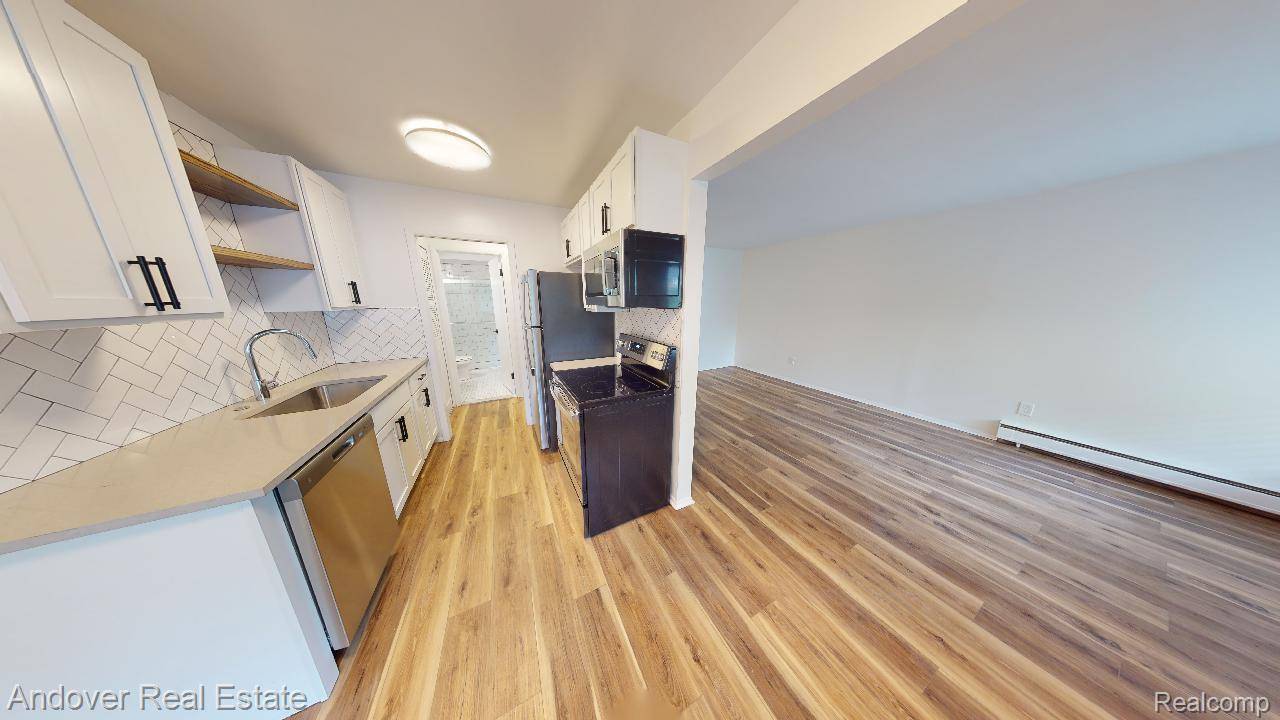 520 S Adams RD #5, Birmingham, MI 48009