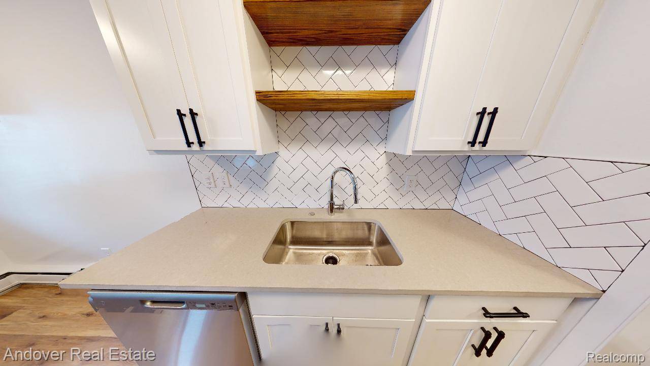 520 S Adams RD #5, Birmingham, MI 48009