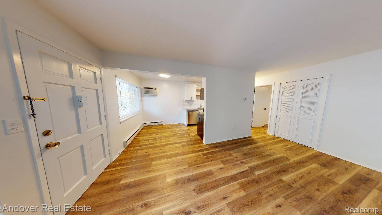 520 S Adams RD #5, Birmingham, MI 48009