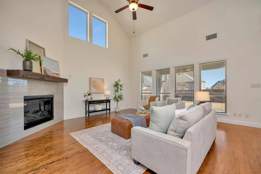 1052 Highpoint Way, Roanoke, TX 76262