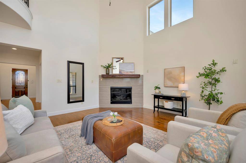 1052 Highpoint Way, Roanoke, TX 76262