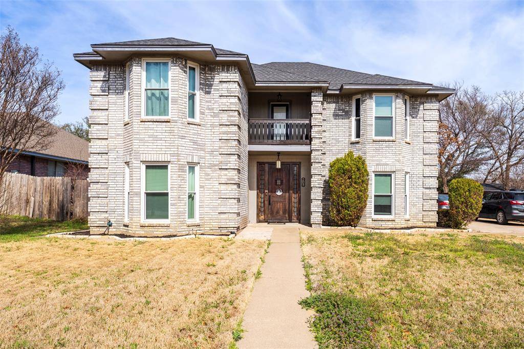 203 Hillside Drive, Kennedale, TX 76060