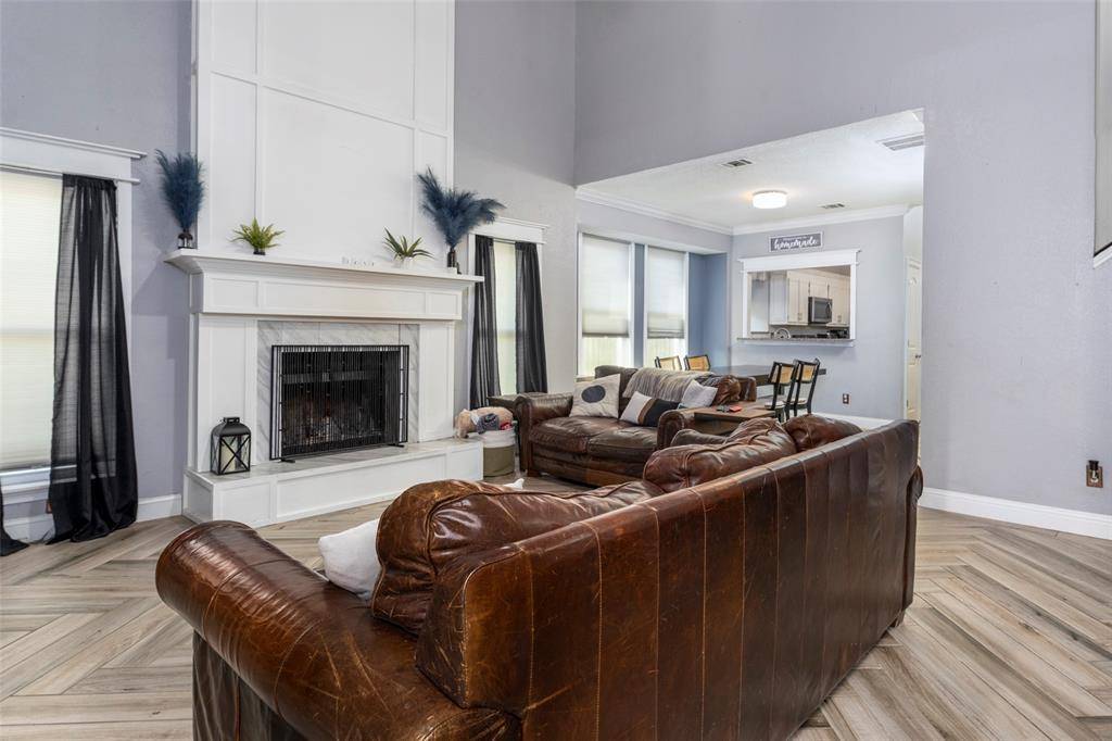 203 Hillside Drive, Kennedale, TX 76060