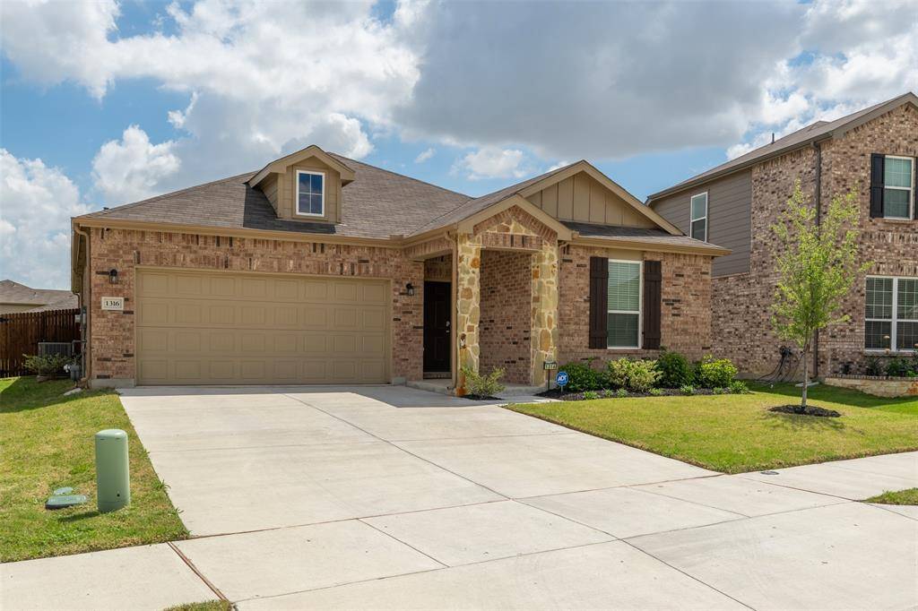 1316 Pepperhill Lane, Fort Worth, TX 76131