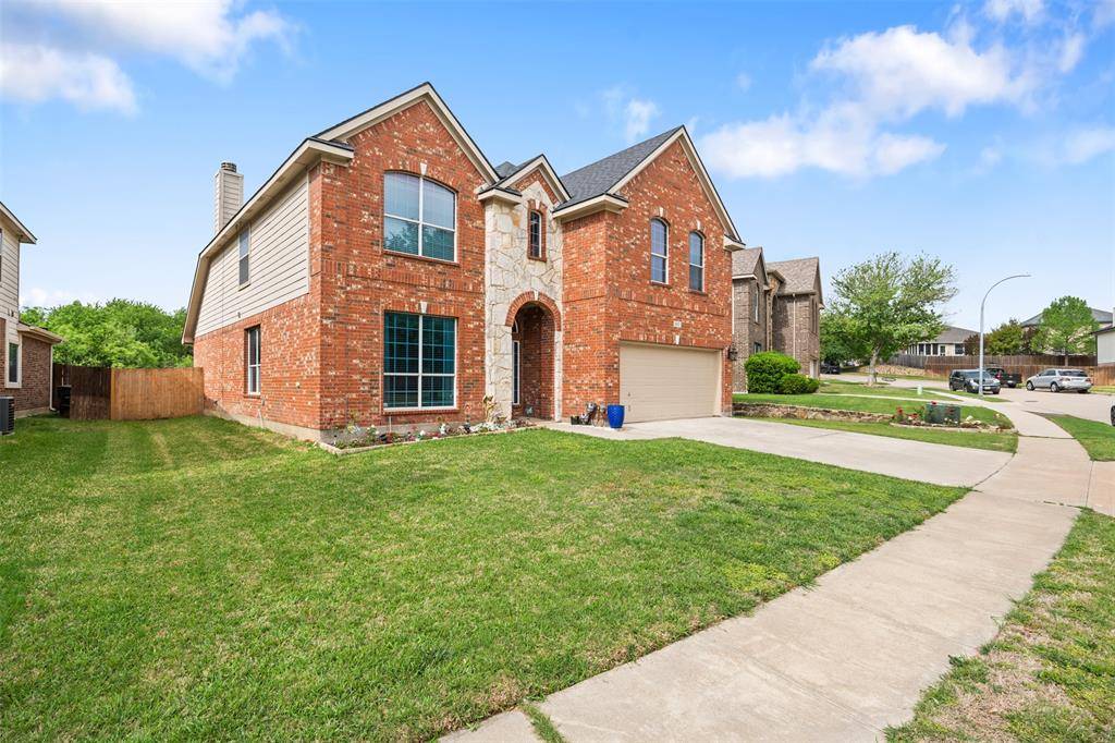 5621 Paloma Blanca Drive, Fort Worth, TX 76179