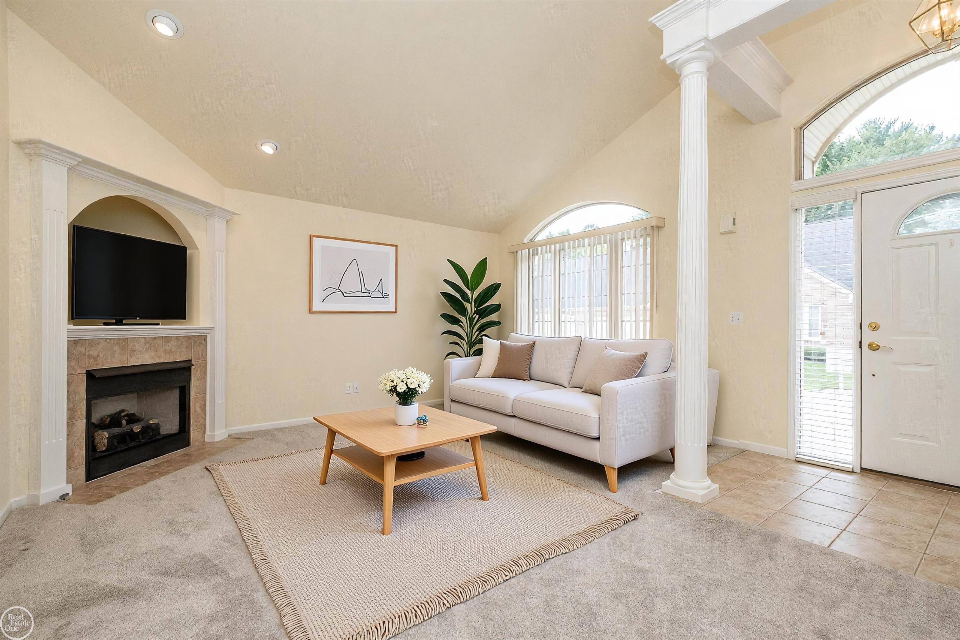 16611 Ventura CIR, Clinton Twp, MI 48038