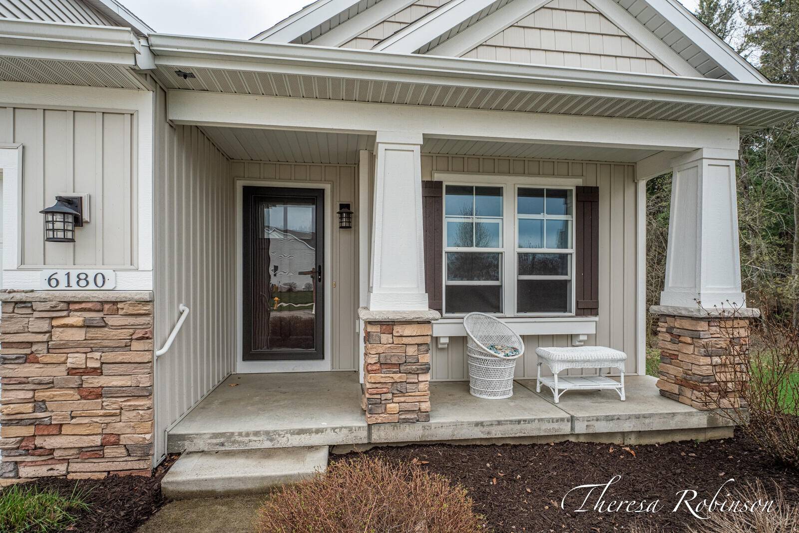 6180 Charleston LN #46, Allendale Twp, MI 49401