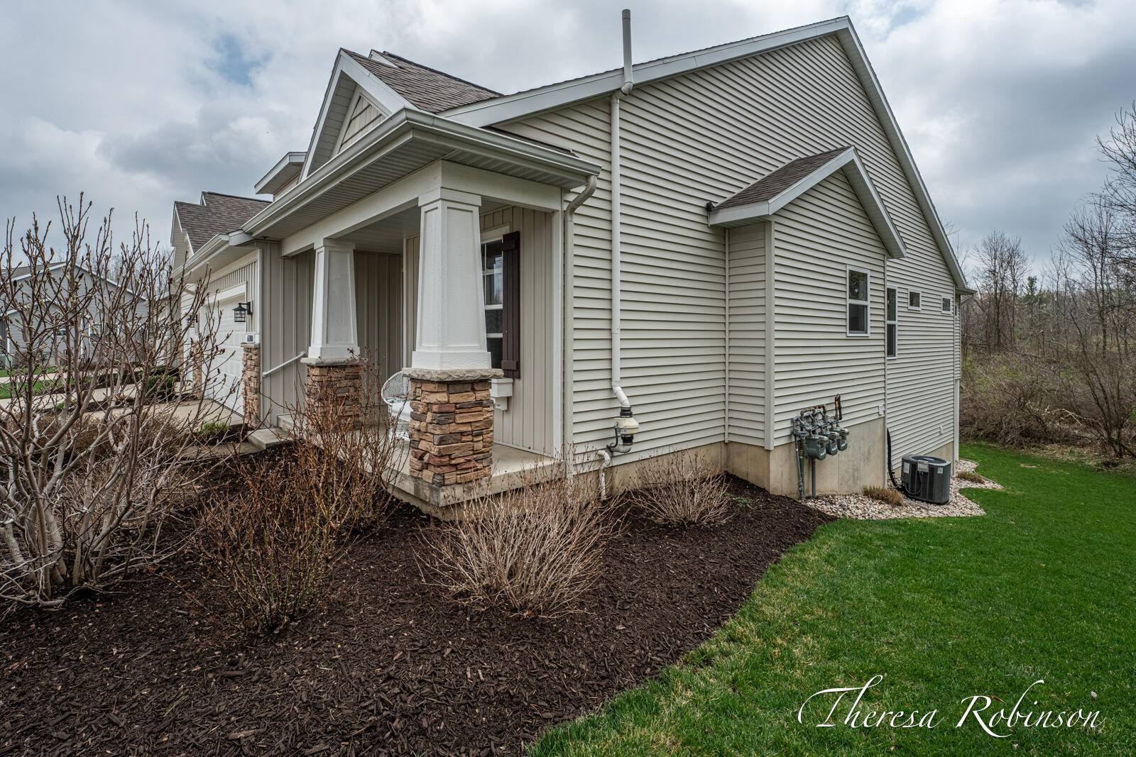 6180 Charleston LN #46, Allendale Twp, MI 49401