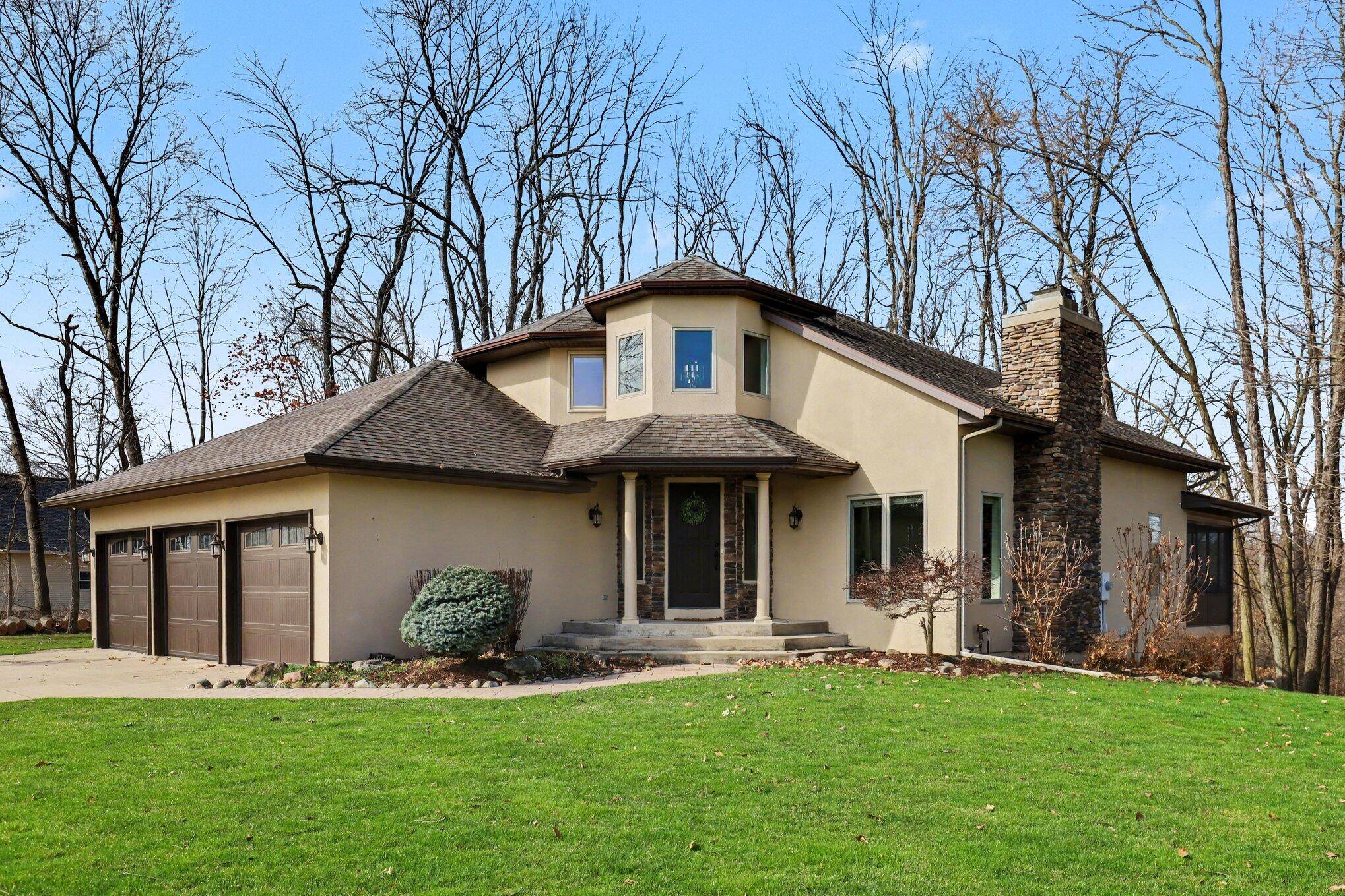 2011 Knollpoint DR NE, Ada Twp, MI 49301