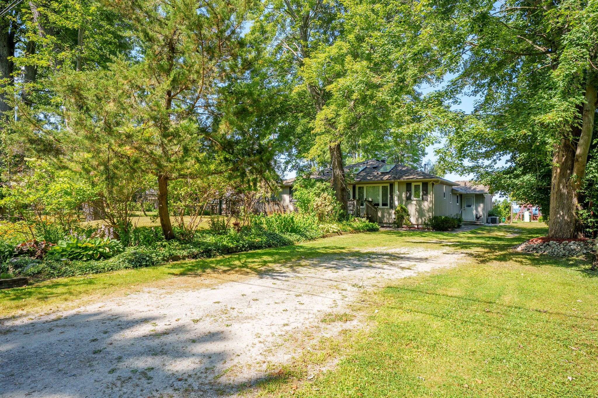 76 Mcrae Beach RD, Georgina, ON L0E 1N0