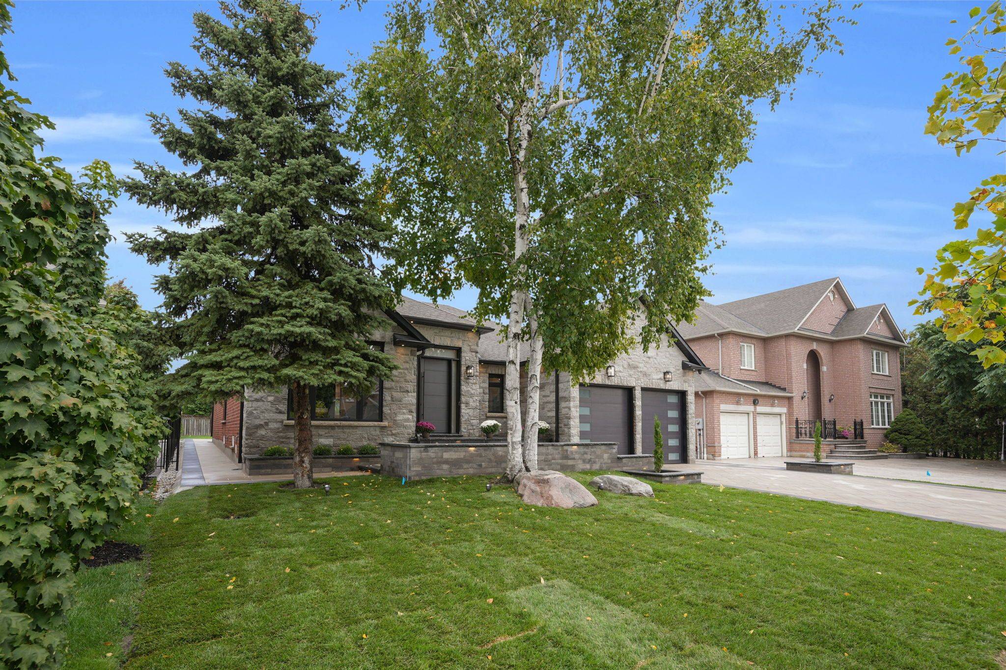 19 Polo CRES, Vaughan, ON L4L 8W6