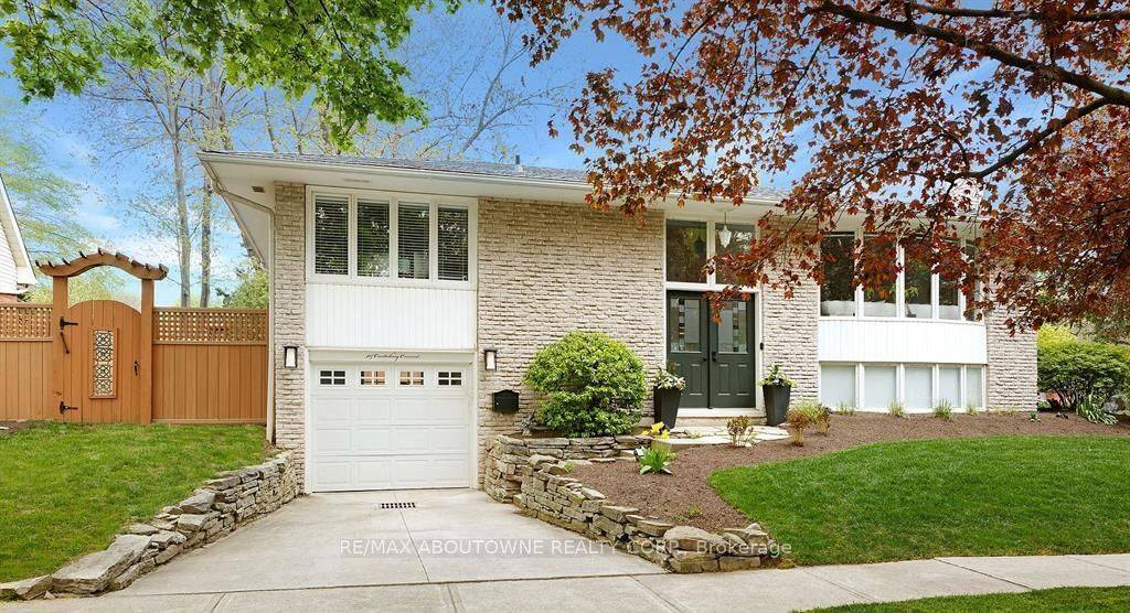 407 Canterbury CRES, Oakville, ON L6J 5K8