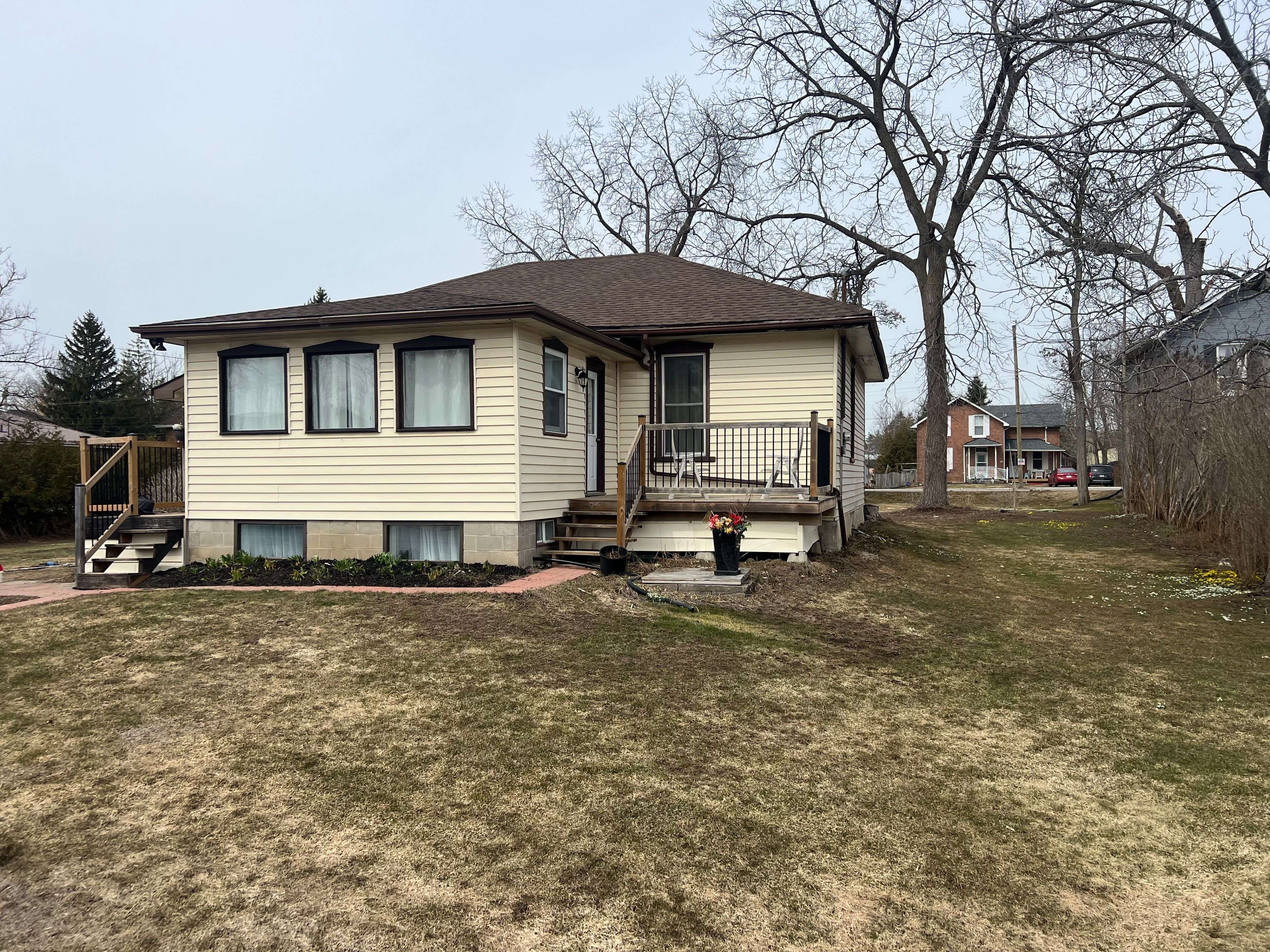 24 KING ST W, Kawartha Lakes, ON K0L 2W0