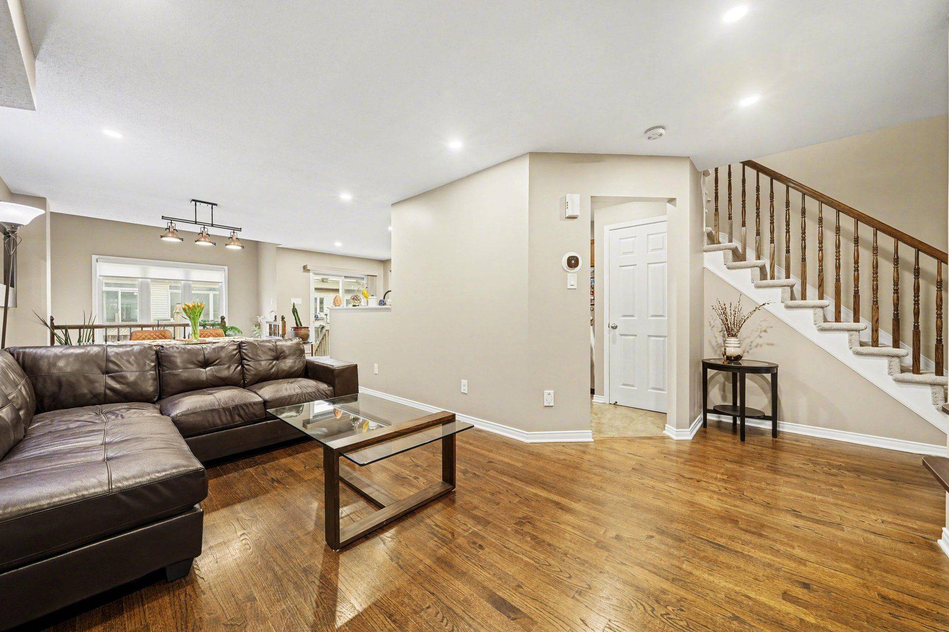 224 Lamplighters DR, Barrhaven, ON K2J 0K7