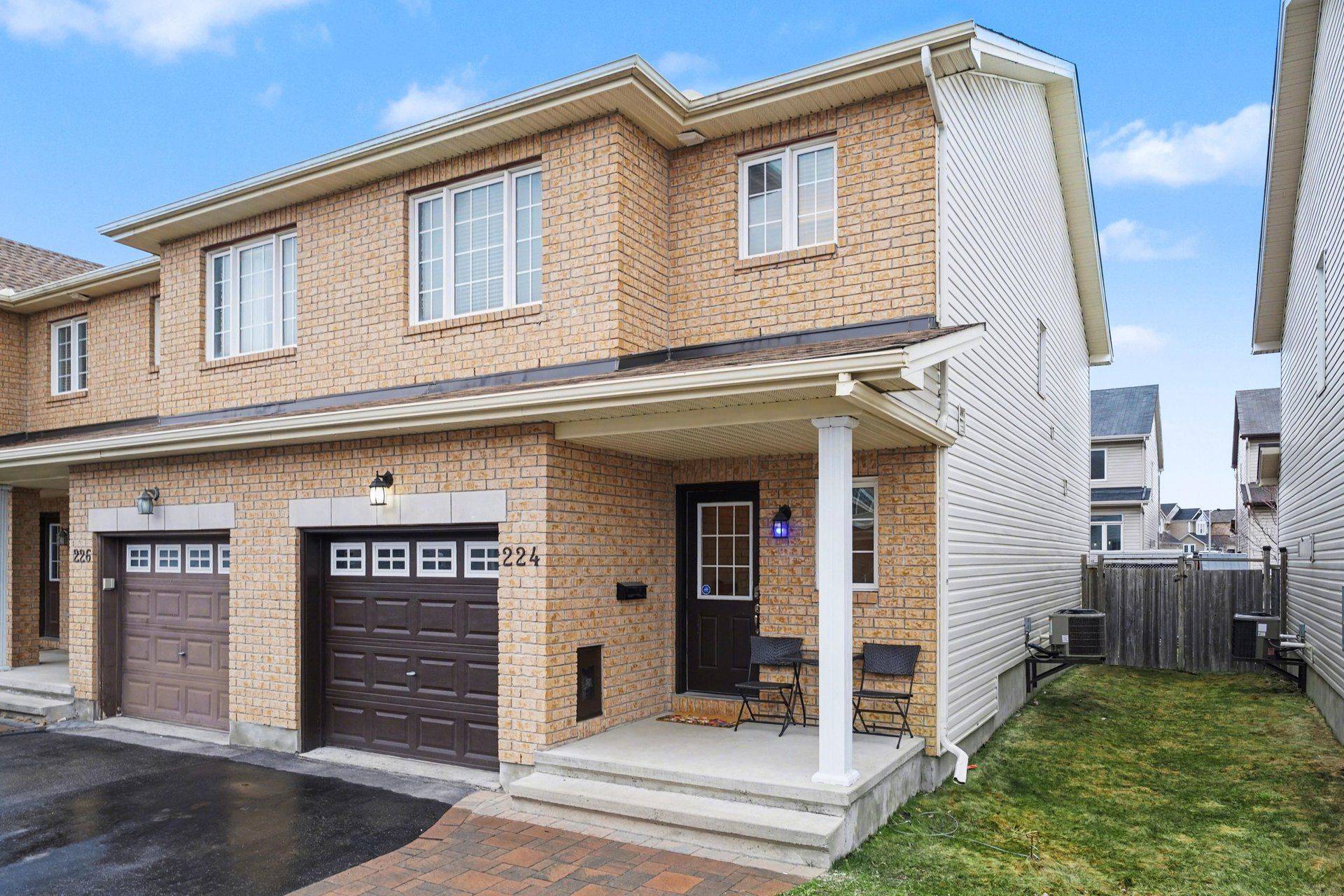 224 Lamplighters DR, Barrhaven, ON K2J 0K7