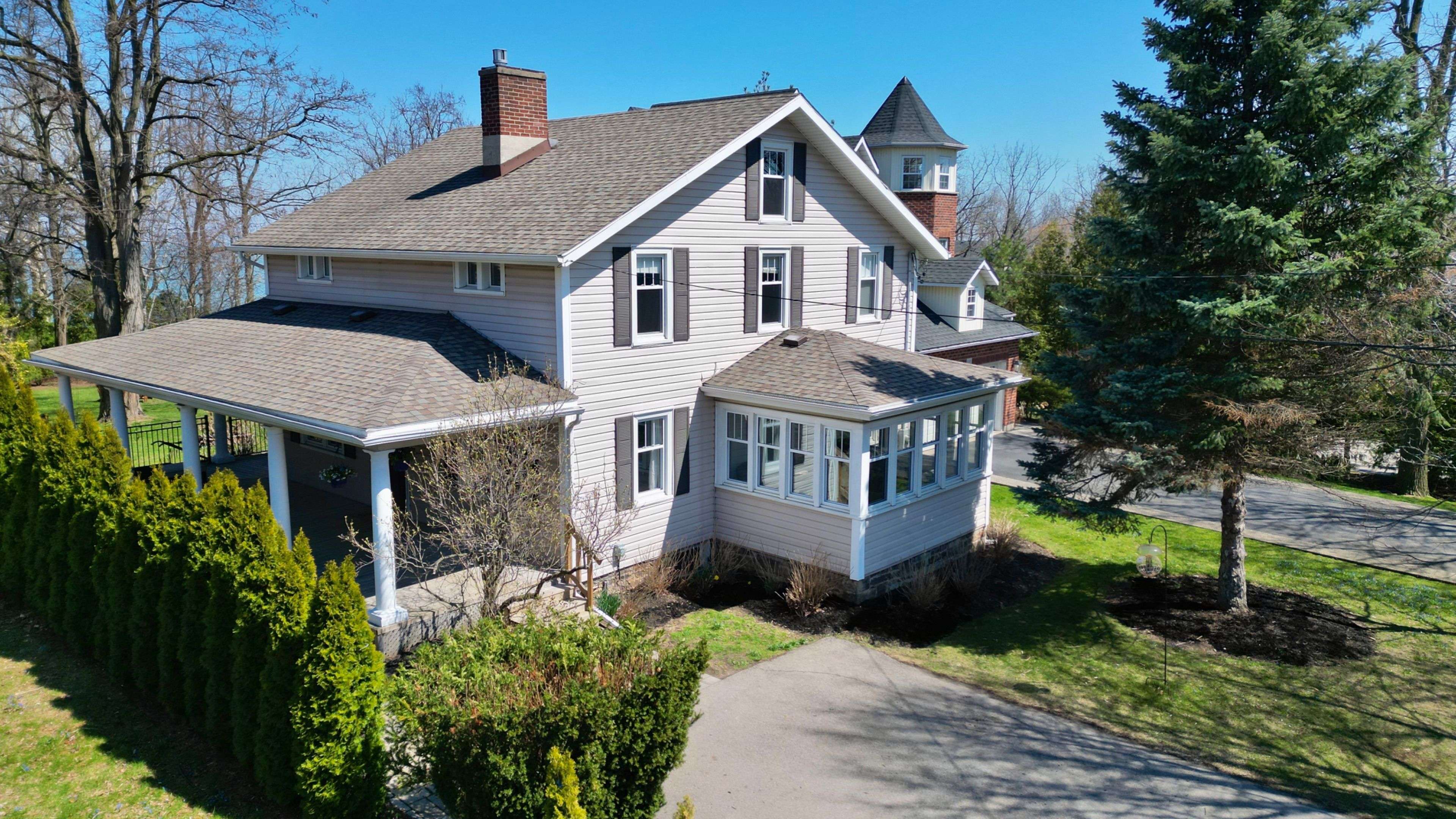 139 Lake ST, Grimsby, ON L3M 4M6