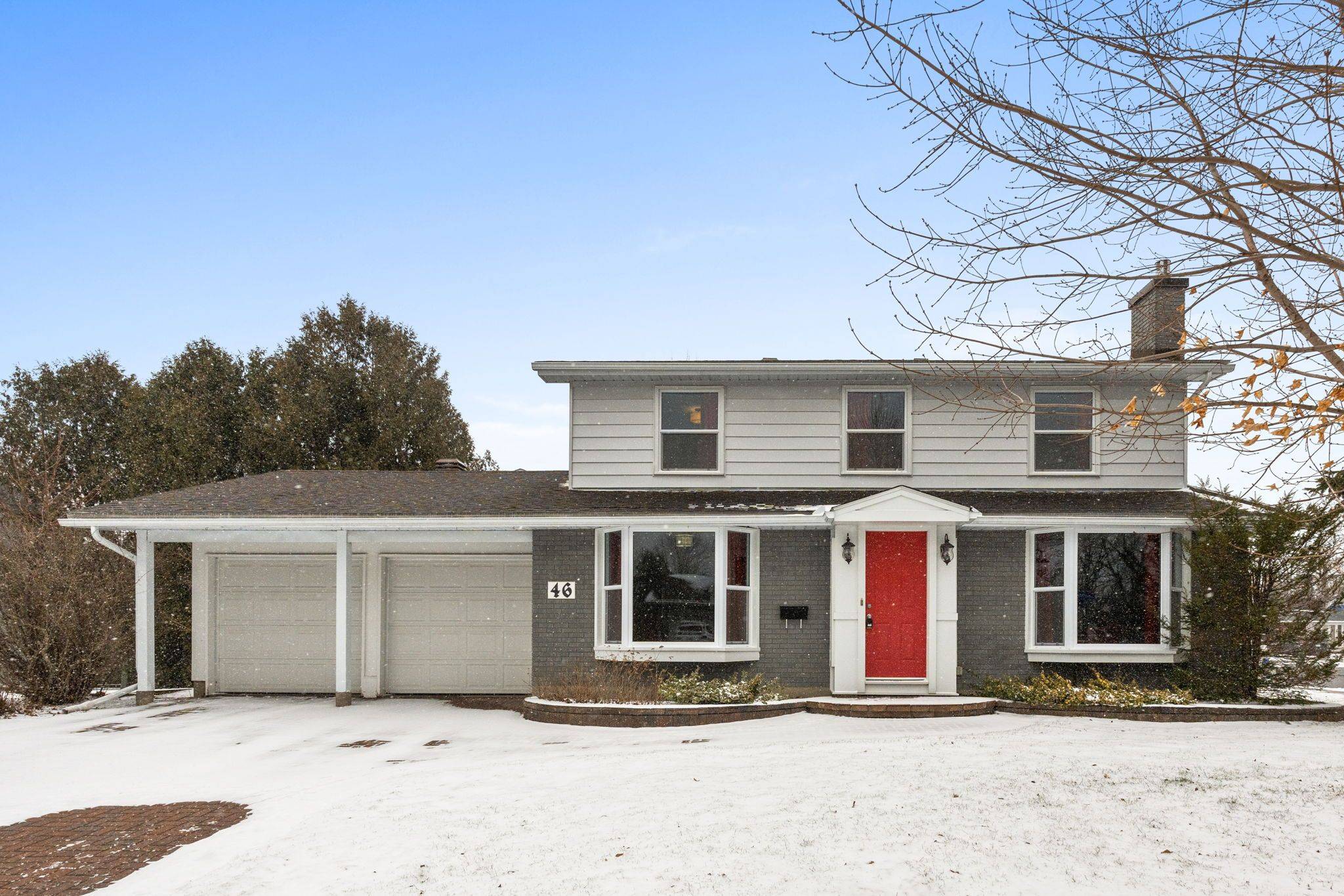 46 Seymour AVE, Cityview - Parkwoods Hills - Rideau Shore, ON K2E 6P2