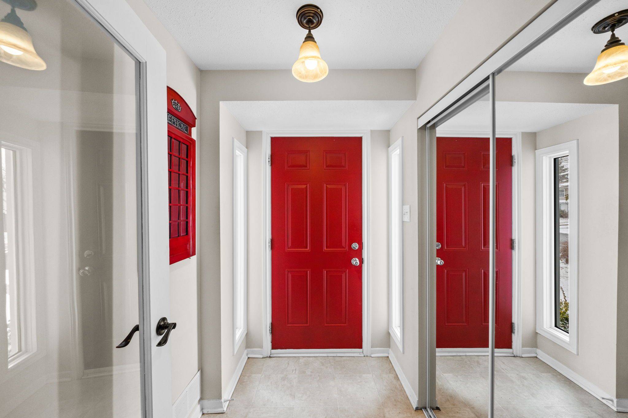 46 Seymour AVE, Cityview - Parkwoods Hills - Rideau Shore, ON K2E 6P2