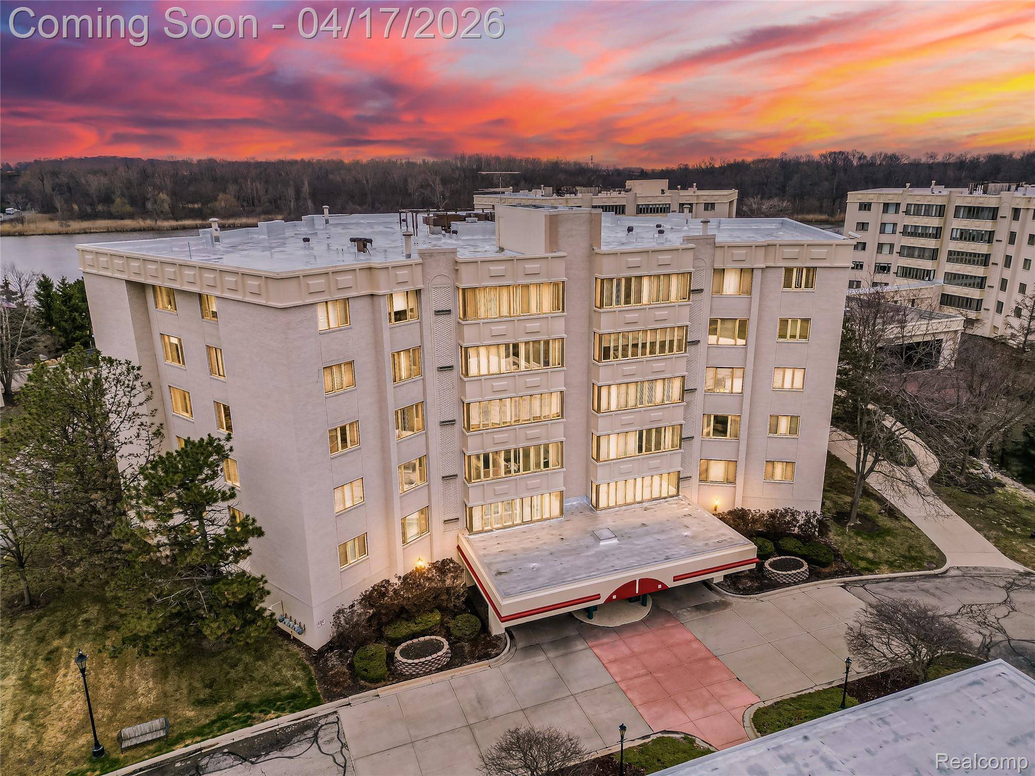 43000 12 Oaks Crescent DR #5022, Novi, MI 48377