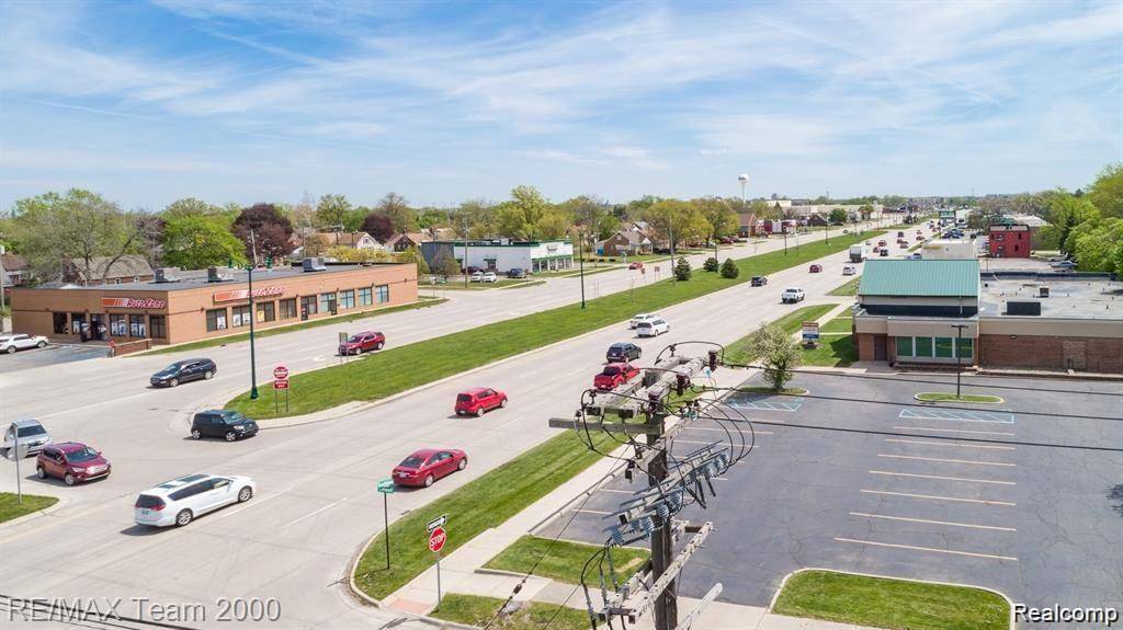 15201 SOUTHFIELD RD, Allen Park, MI 48101