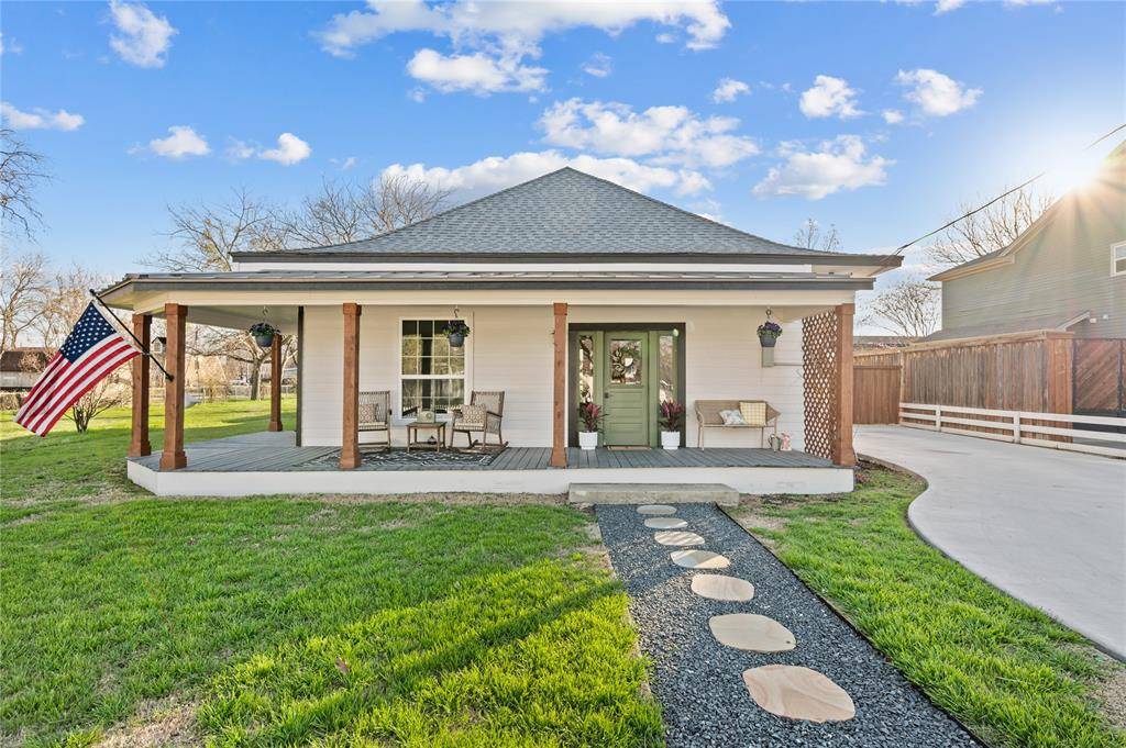 300 Lamar Street, Roanoke, TX 76262