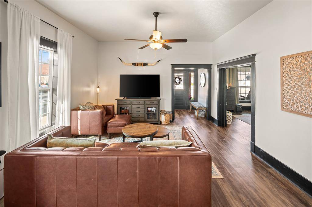 300 Lamar Street, Roanoke, TX 76262