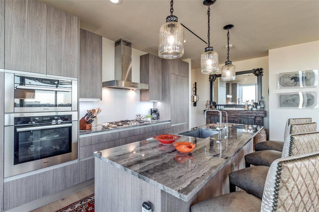 3130 N Harwood Street #1604, Dallas, TX 75201