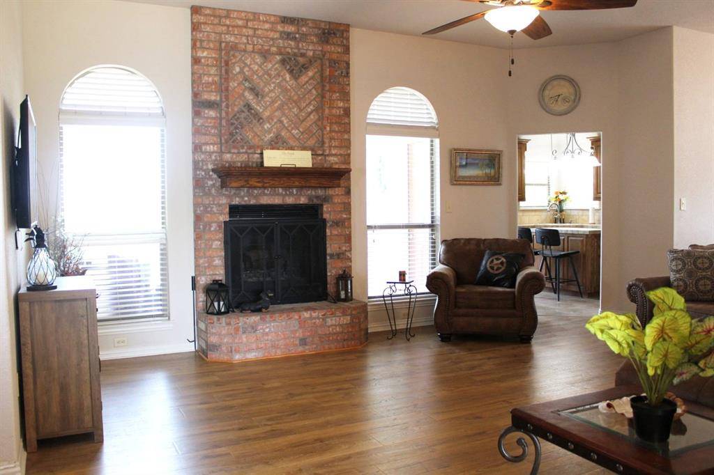 1801 Roadrunner Drive, Weatherford, TX 76088