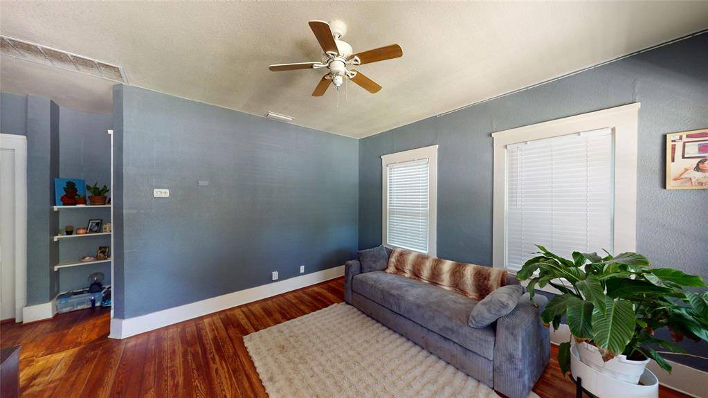 704 Cameron Avenue, Dallas, TX 75223